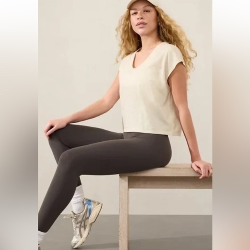 Athleta Women's Classic Slub Tee Size in Pelican Cream color. retail $55 NWT - Picture 3 of 13